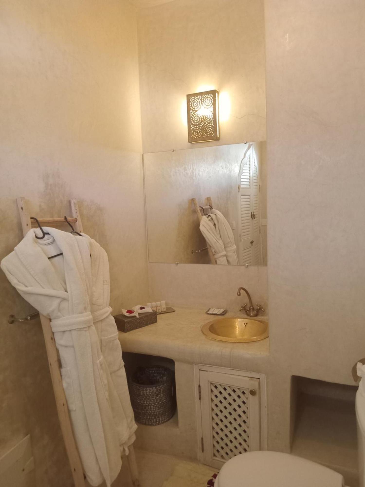 Palais Blanc Riad Marrakesh Bagian luar foto